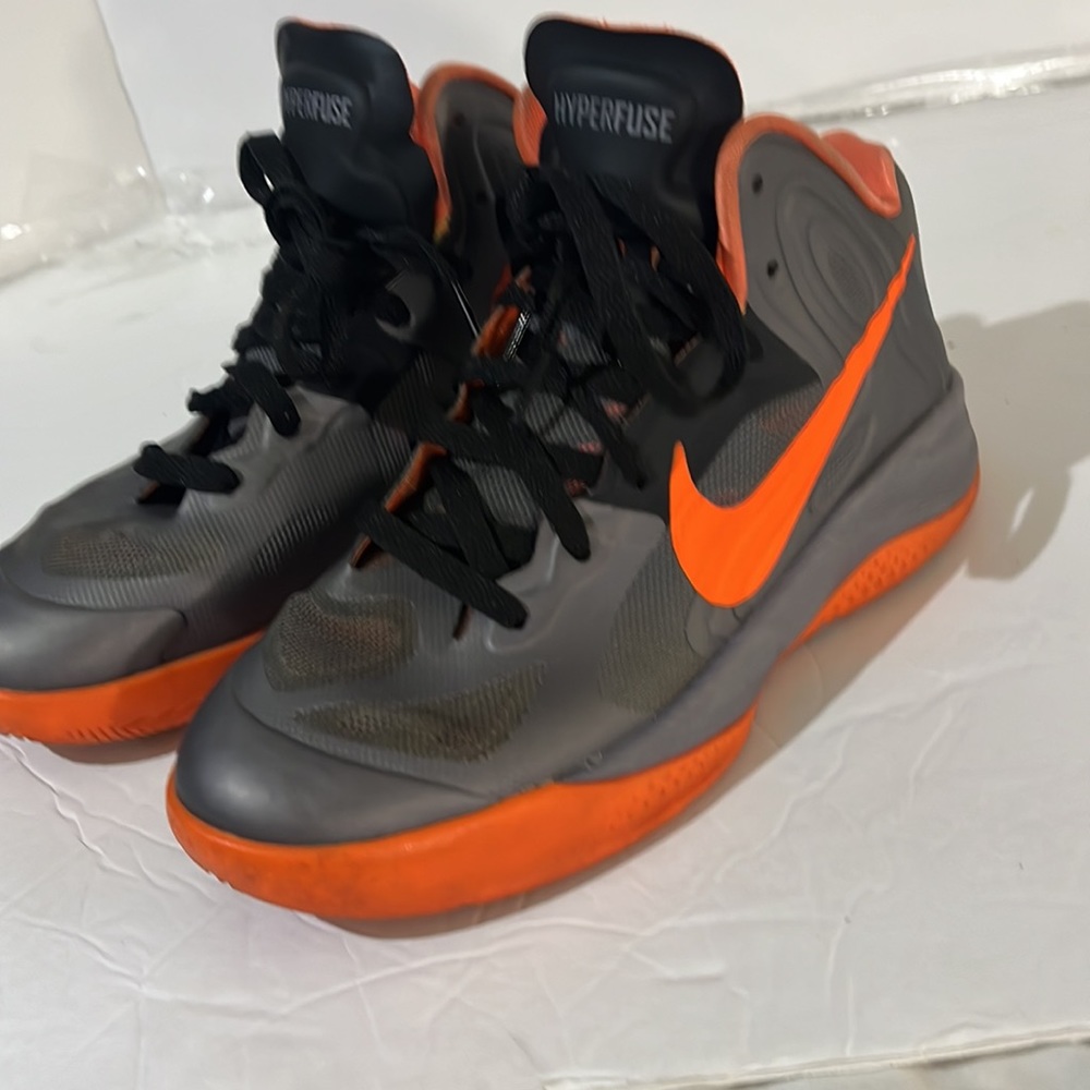 Nike Zoom Hyperfuse Size 5 - image 2